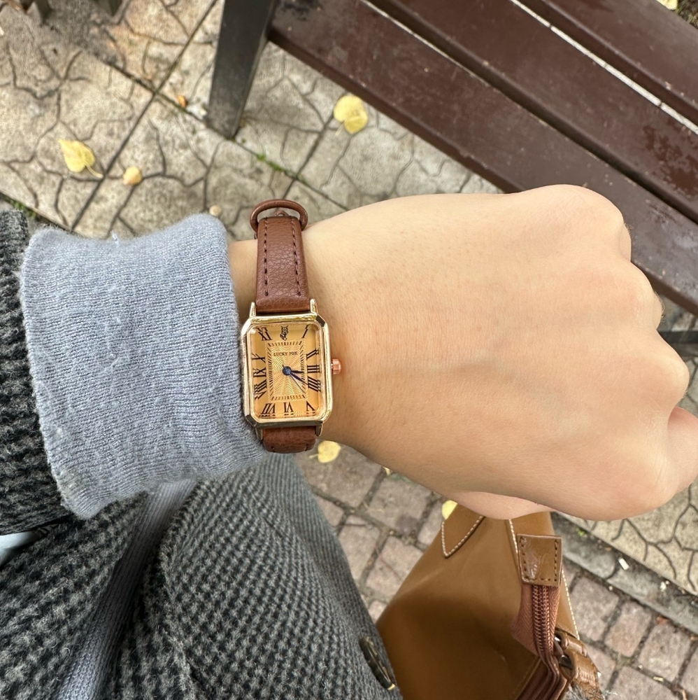 Retro Square Quartz Women's Watch with Leather Strap